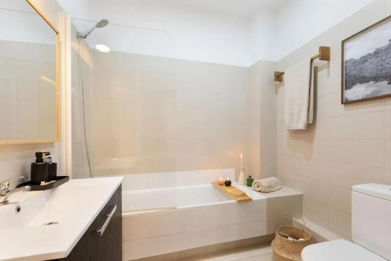 Apartman Bantu - 1 Bedroom And Balcony In Eixample Esquerra Barcelona Spanyolország